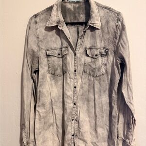 Maurices Light Gray Casual Shirt